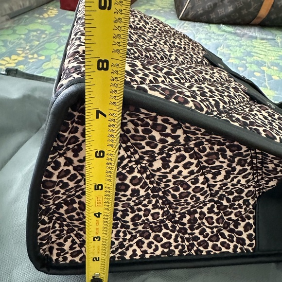 Betsey Johnson Large Leopard XOBECA Print Tote Bag w/bag charm and strap NWT - Picture 14 of 14